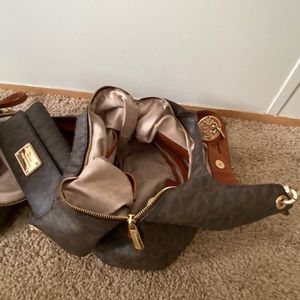 Michael Kors Medium Zip BackPack, Purse & Wallet